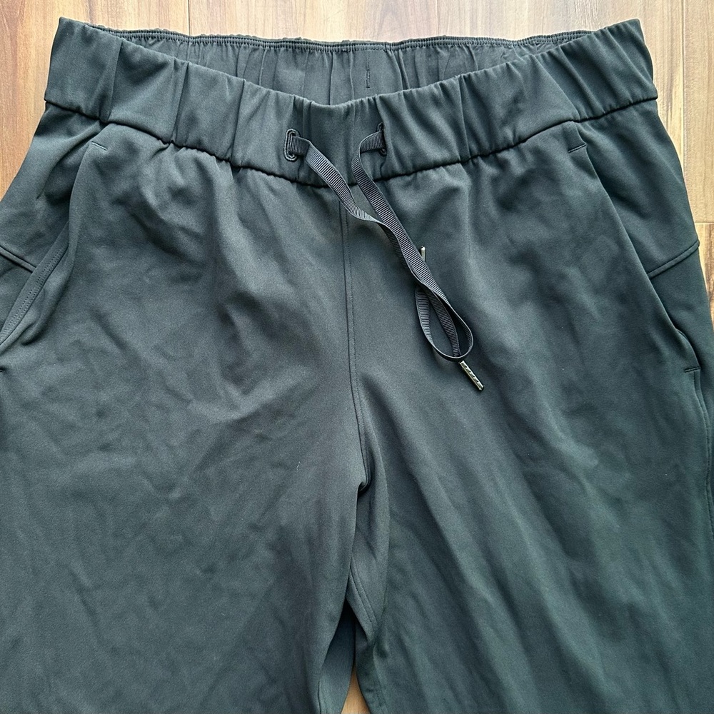 Lululemon Stretch High-Rise Pant 7/8 Length in Black
